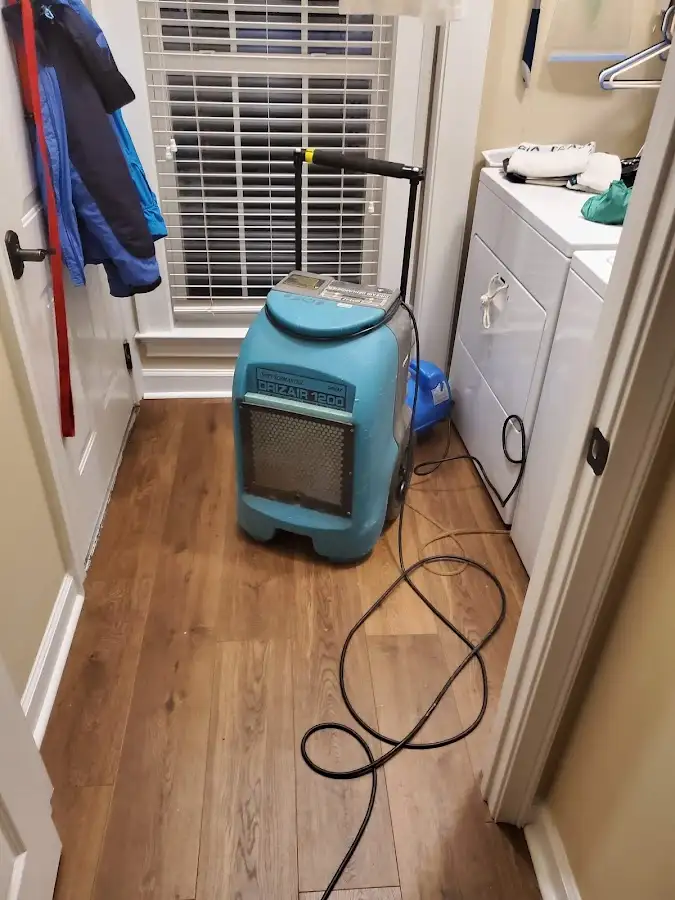 Commercial dehumidifier deployed for Crawl Space Restoration in Lakeside